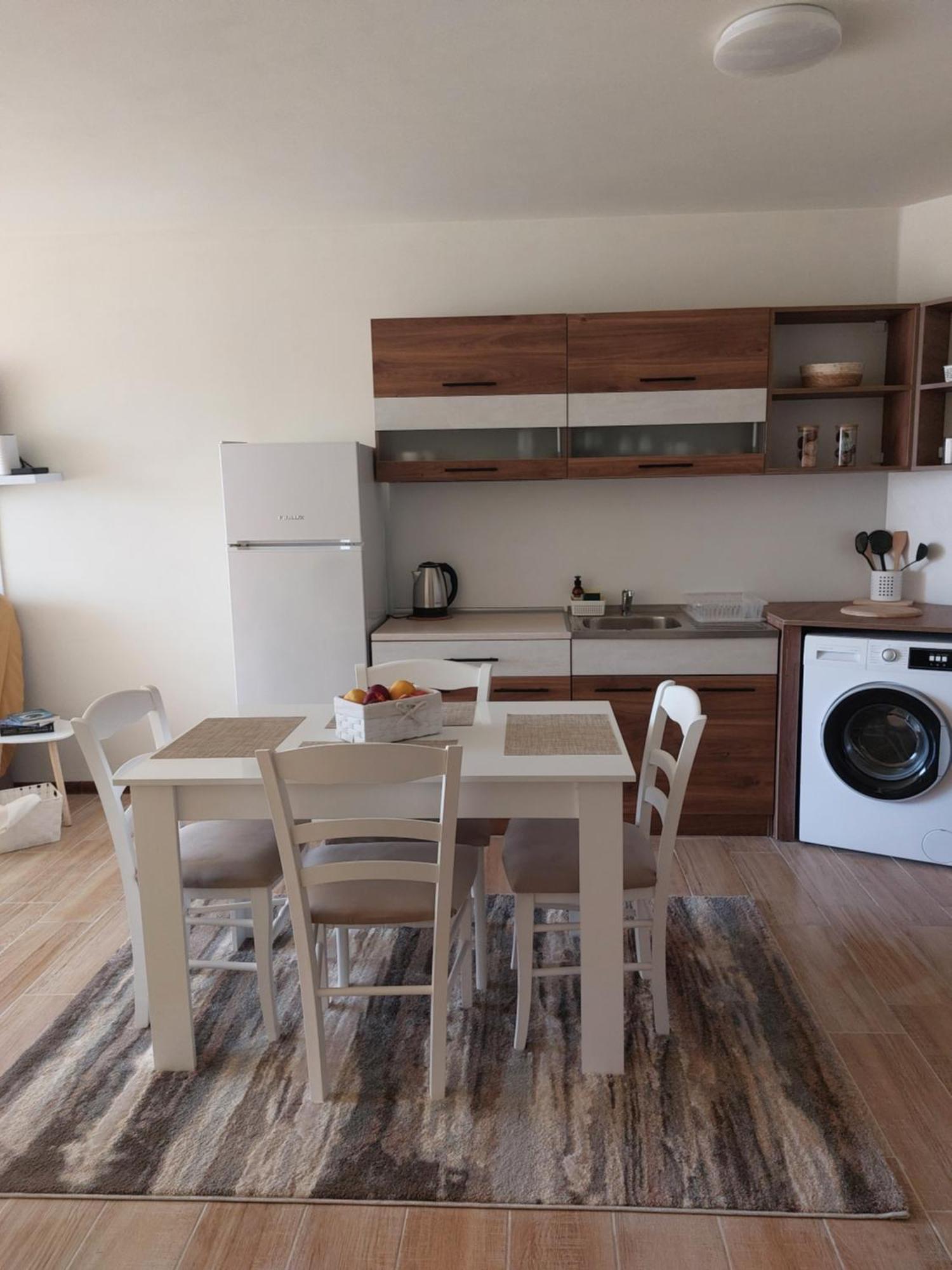Krimski Apartment - Free Private Parking Варна Екстериор снимка