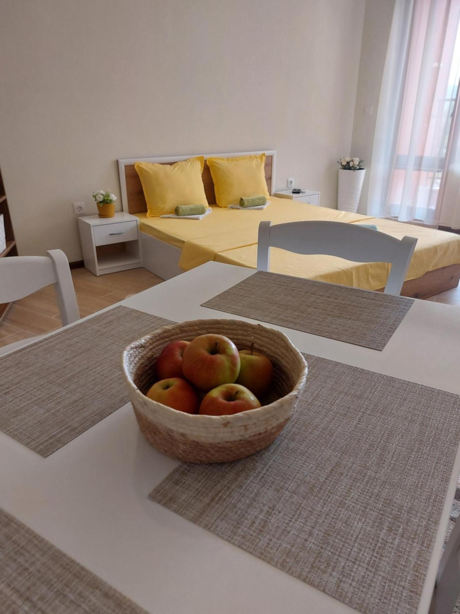 Krimski Apartment - Free Private Parking Варна Екстериор снимка